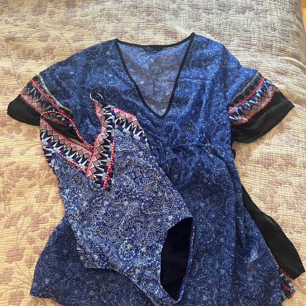 2 PIECE SET: swimsuit + cover French Connection only worn once